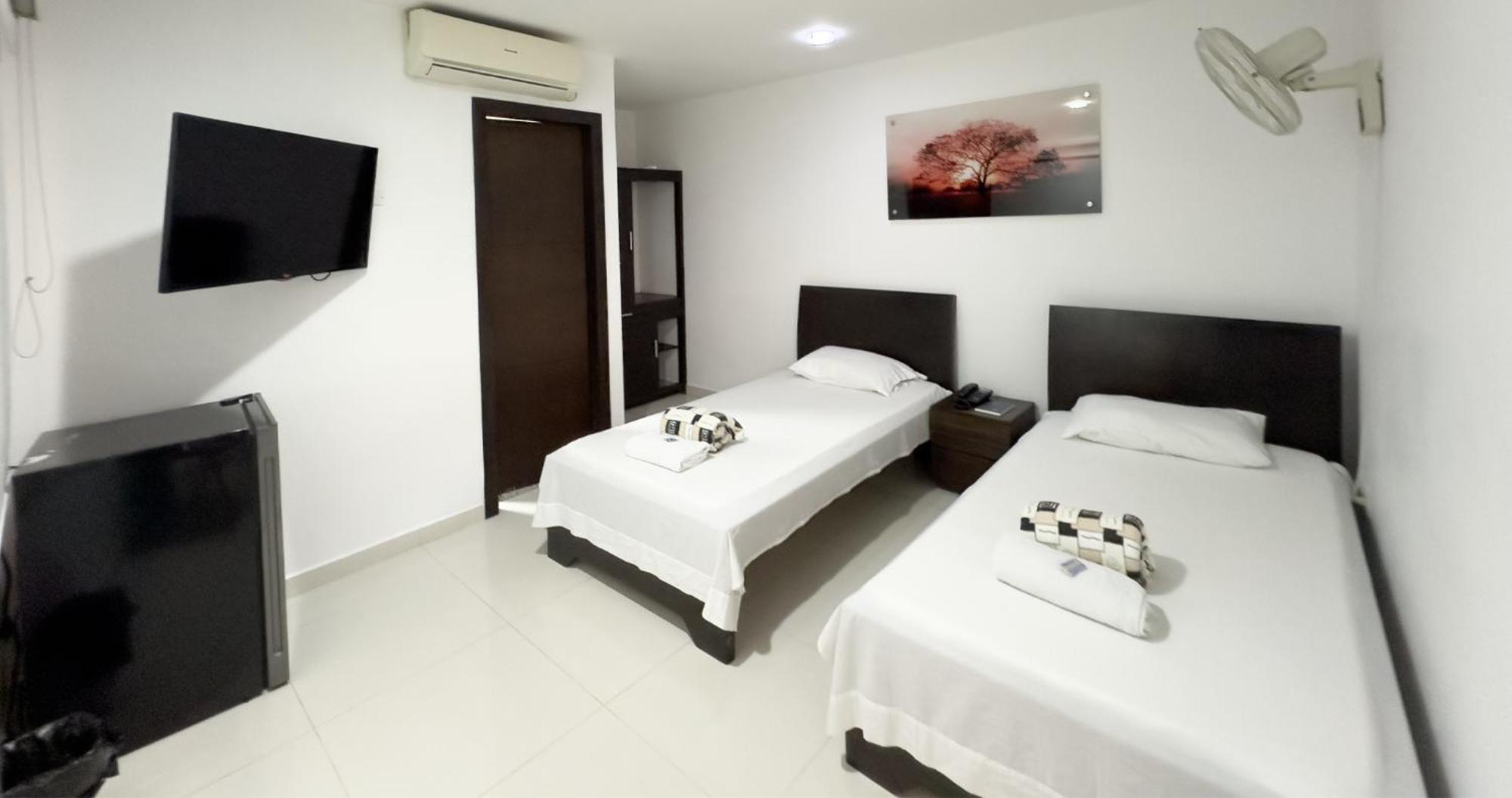 Hotel Big New York Carepa Room photo